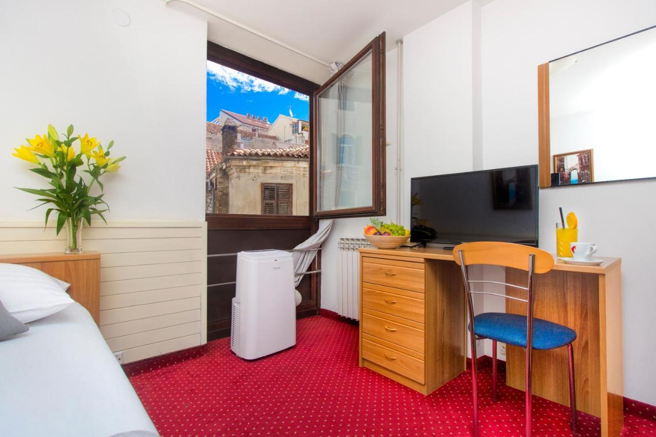 Hotel Jadran Šibenik Bagian luar foto